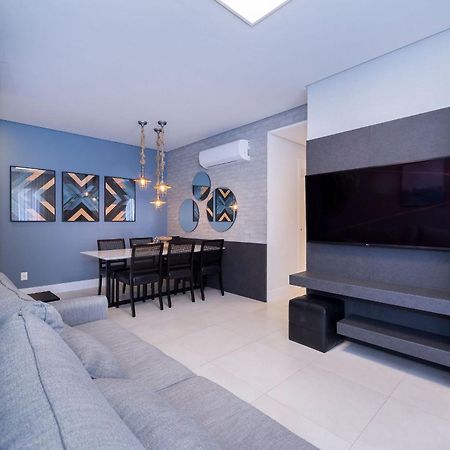 Adra 301 - Apartamento no centro de Bombinhas - Rooftop com piscina e academia - À poucos metros da praia Esterno foto