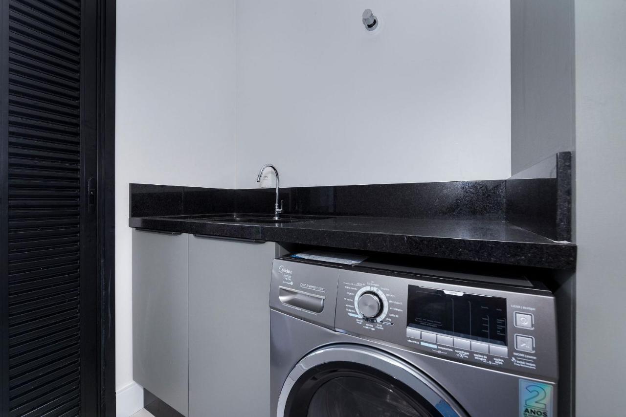 Adra 301 - Apartamento no centro de Bombinhas - Rooftop com piscina e academia - À poucos metros da praia Esterno foto