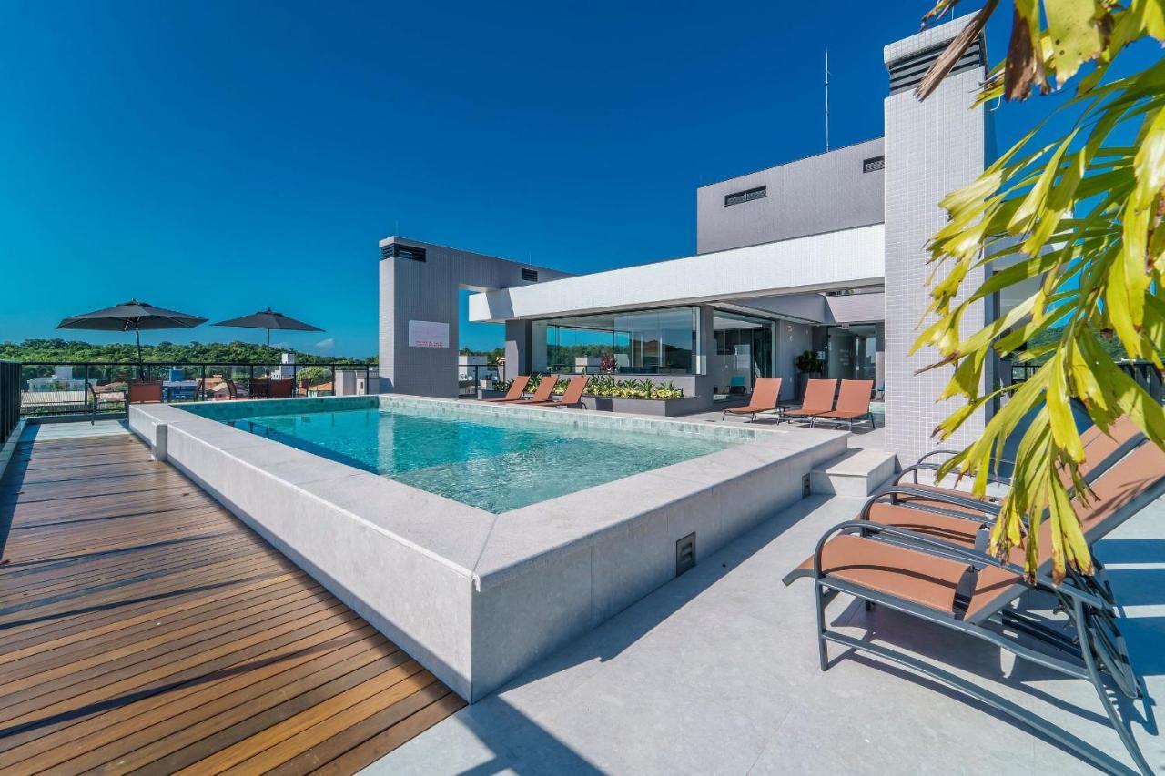 Adra 301 - Apartamento no centro de Bombinhas - Rooftop com piscina e academia - À poucos metros da praia Esterno foto