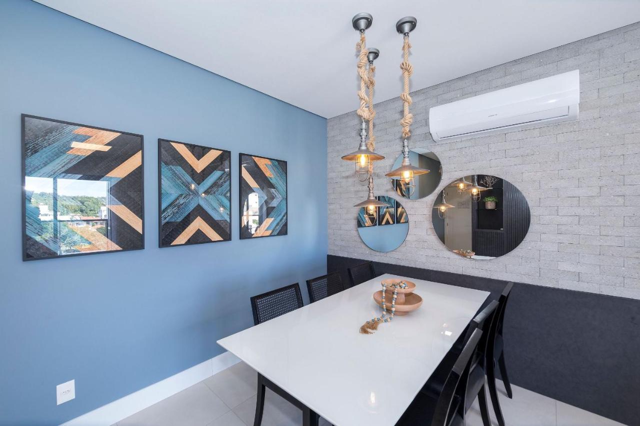 Adra 301 - Apartamento no centro de Bombinhas - Rooftop com piscina e academia - À poucos metros da praia Esterno foto