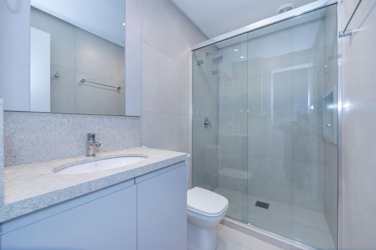 Adra 301 - Apartamento no centro de Bombinhas - Rooftop com piscina e academia - À poucos metros da praia Esterno foto