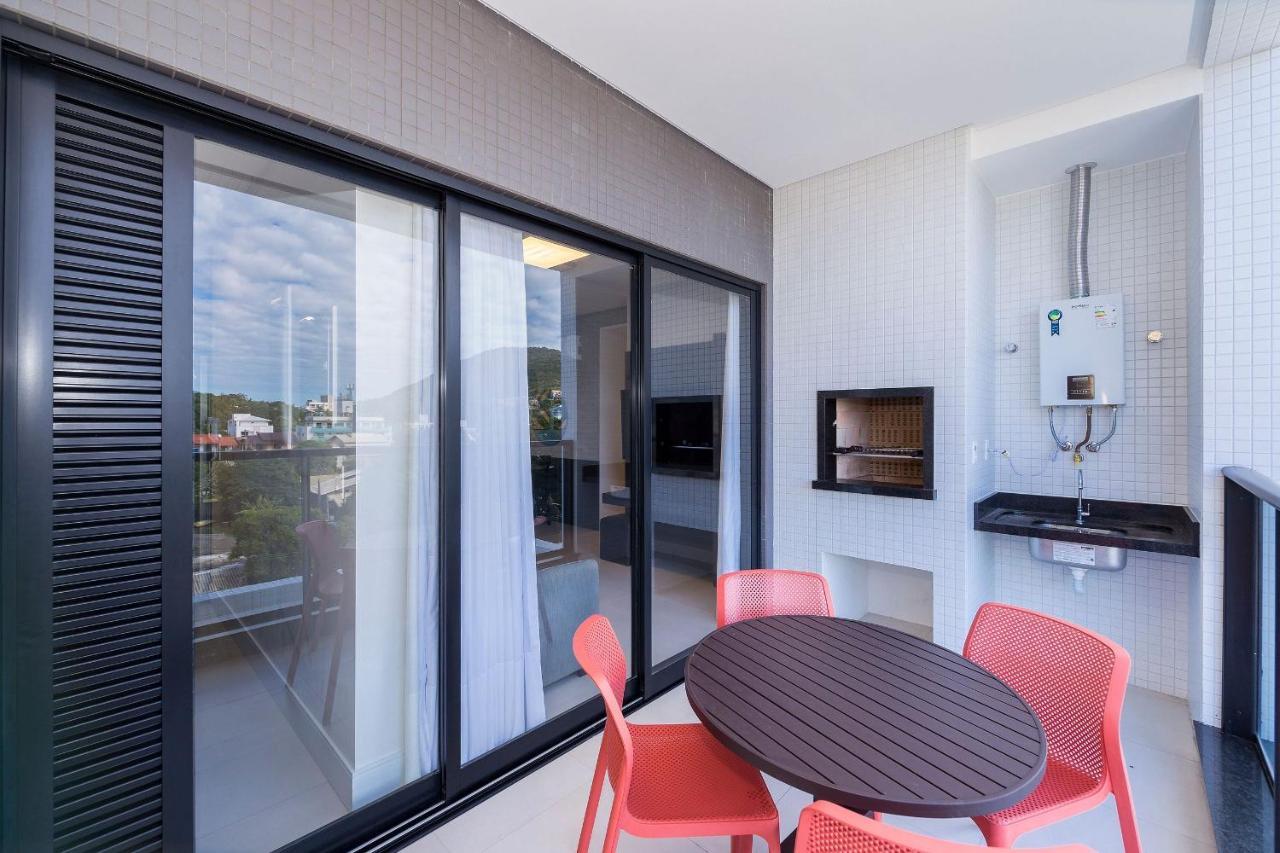 Adra 301 - Apartamento no centro de Bombinhas - Rooftop com piscina e academia - À poucos metros da praia Esterno foto